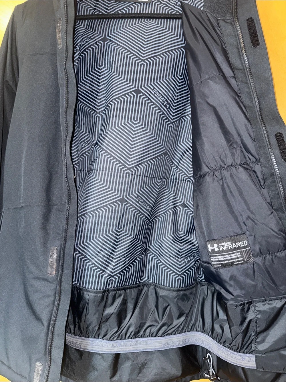 Under Armour Men’s Black Hooded Jacket